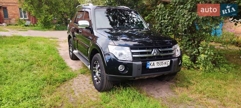 2008 mitsubishi pajero wagon