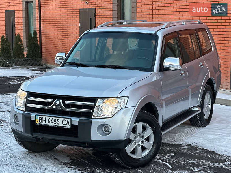 2008 mitsubishi pajero wagon