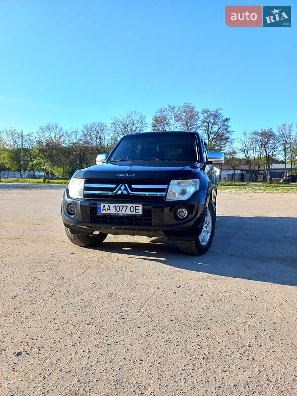 2008 mitsubishi pajero wagon