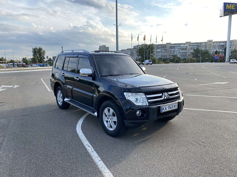 2008 mitsubishi pajero wagon