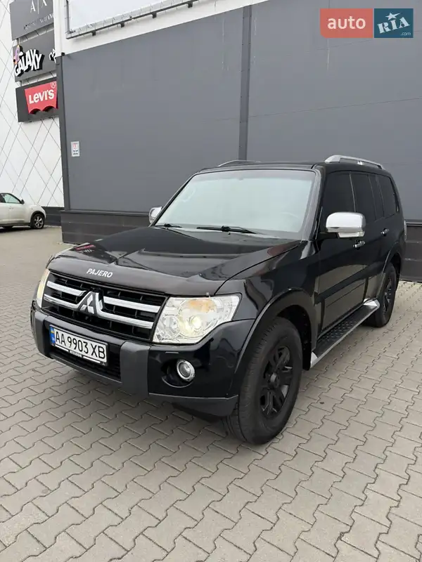 2008 mitsubishi pajero wagon
