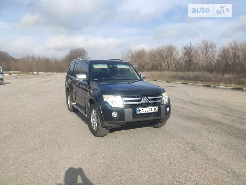 2008 mitsubishi pajero wagon