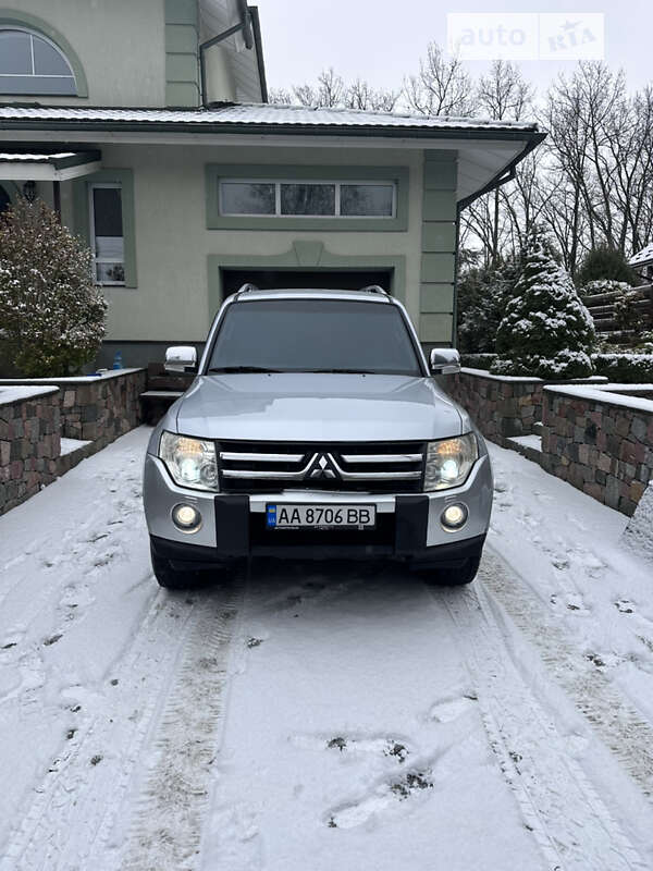 2008 mitsubishi pajero
