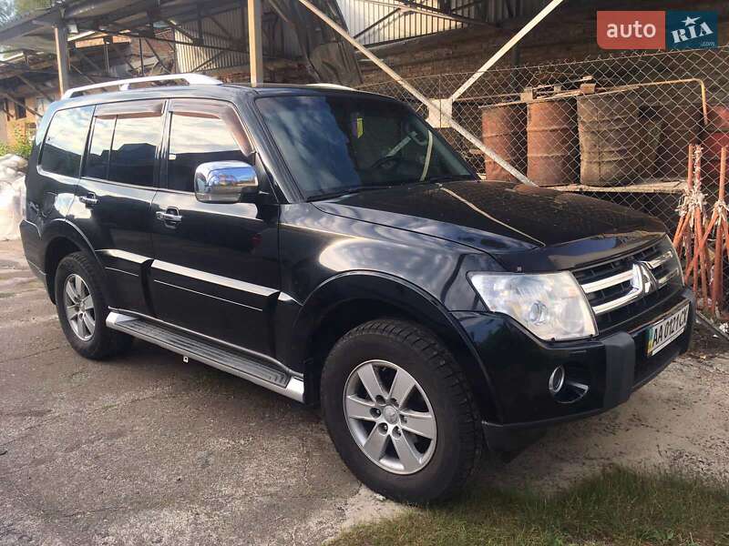 2008 mitsubishi pajero wagon
