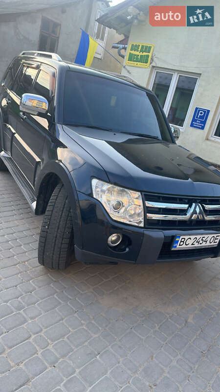 2008 mitsubishi pajero wagon