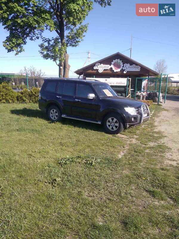 2008 mitsubishi pajero