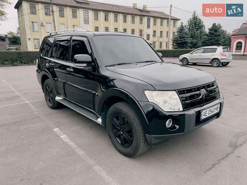 2008 mitsubishi pajero wagon