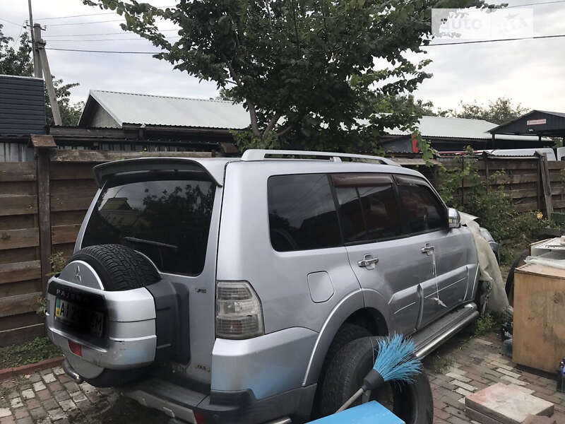 2008 mitsubishi pajero