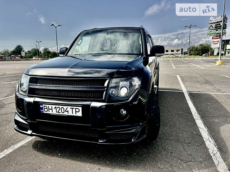 2008 mitsubishi pajero wagon