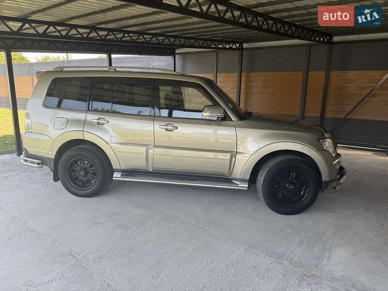 2008 mitsubishi pajero