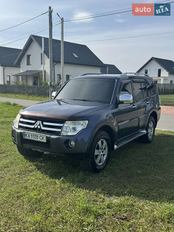 2008 mitsubishi pajero wagon