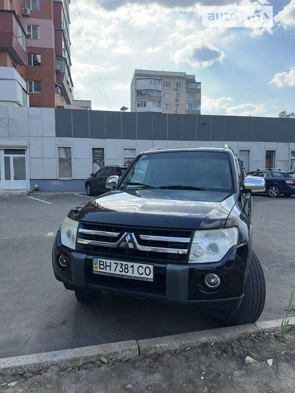 2008 mitsubishi pajero wagon