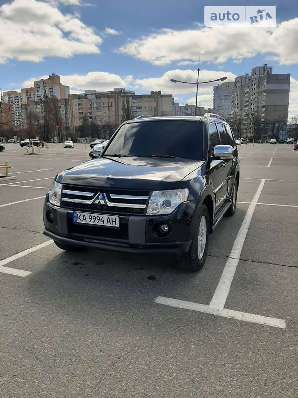 2008 mitsubishi pajero wagon