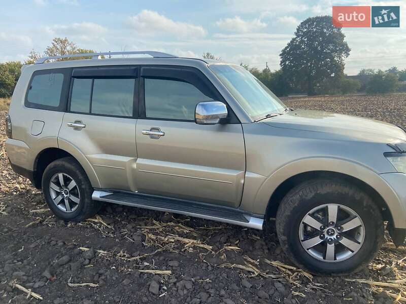 2008 mitsubishi pajero