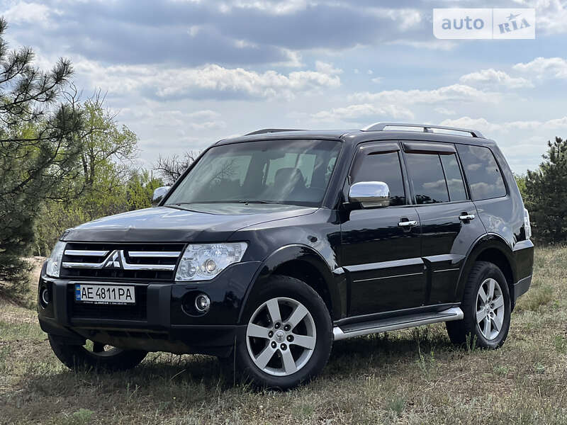 2008 mitsubishi pajero-wagon