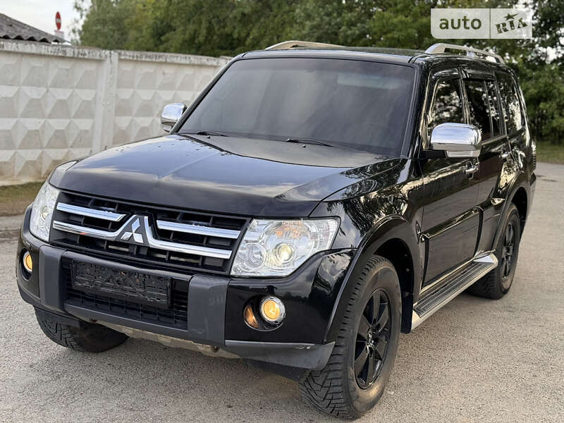 2008 mitsubishi pajero wagon