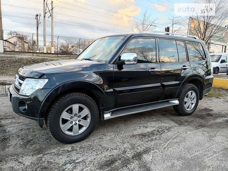 2008 mitsubishi pajero
