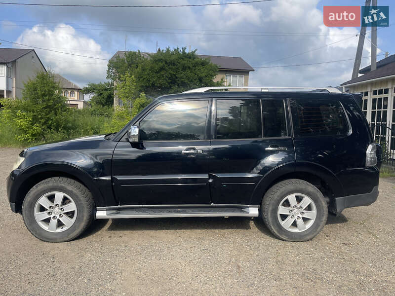 2008 mitsubishi pajero wagon