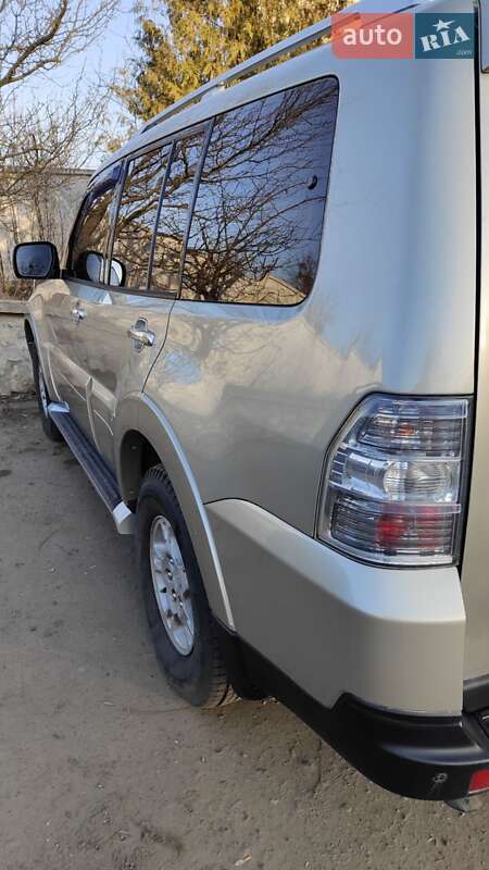 2007 mitsubishi pajero