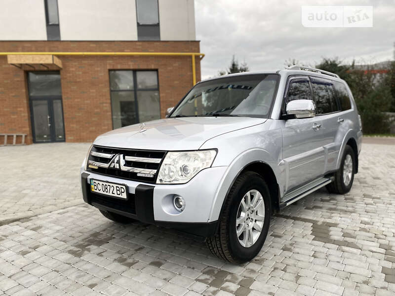 2008 mitsubishi pajero