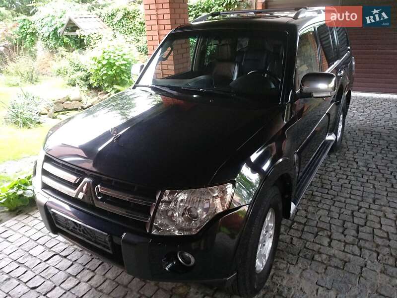 2007 mitsubishi pajero wagon