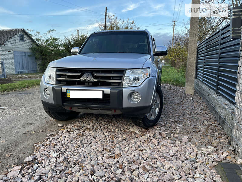 2008 mitsubishi pajero