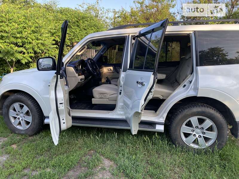 2007 mitsubishi pajero