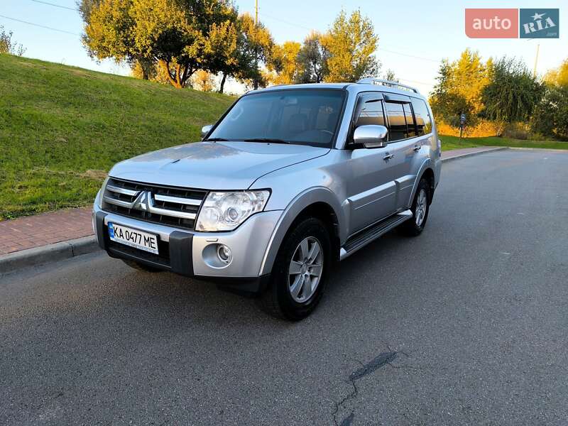 2008 mitsubishi pajero wagon