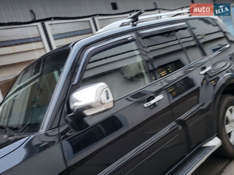 2008 mitsubishi pajero wagon