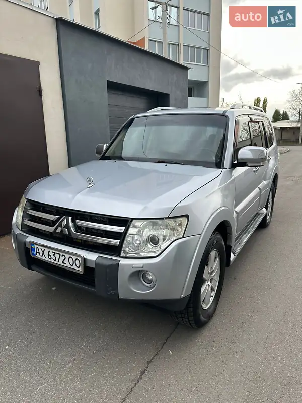 2007 mitsubishi pajero wagon