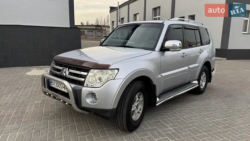 2008 mitsubishi pajero wagon