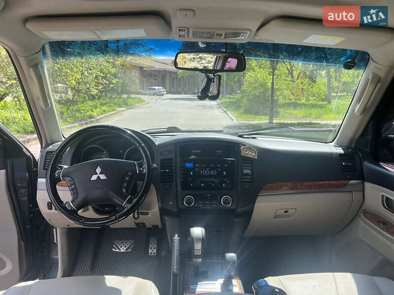 2008 mitsubishi pajero