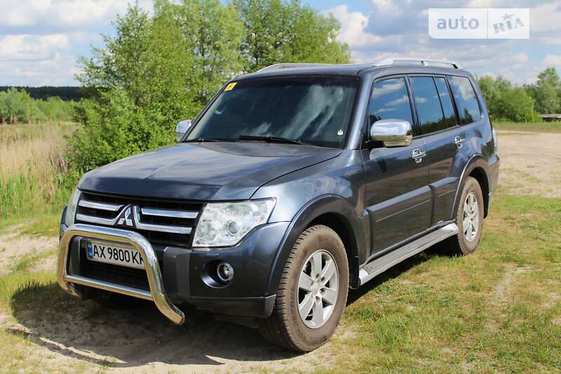 2008 mitsubishi pajero wagon