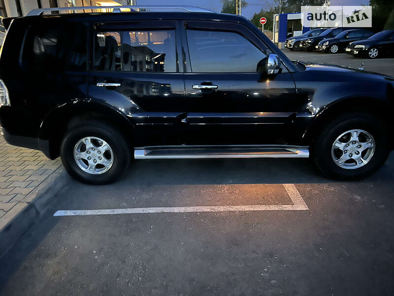 2008 mitsubishi pajero wagon
