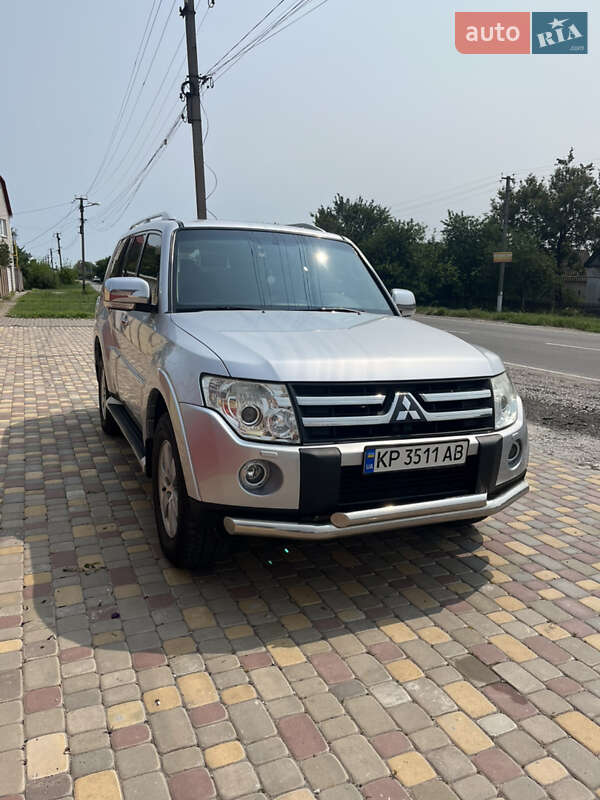 2008 mitsubishi pajero
