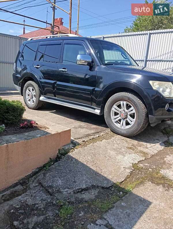 2008 mitsubishi pajero