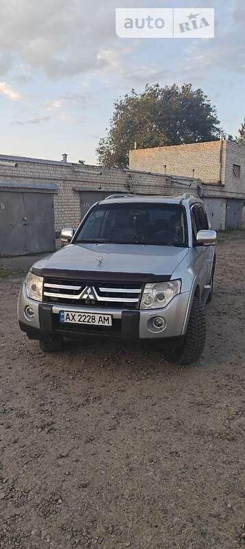 2008 mitsubishi pajero