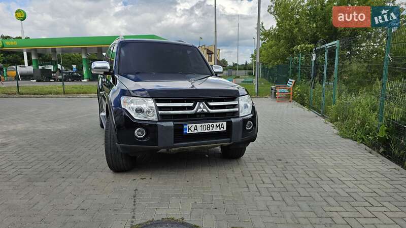 2008 mitsubishi pajero