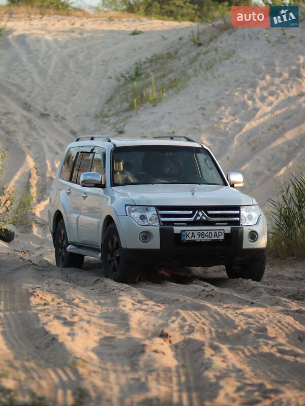 2008 mitsubishi pajero
