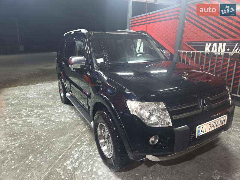 2008 mitsubishi pajero-wagon