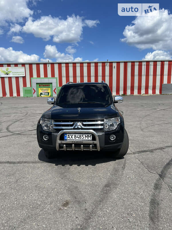 2008 mitsubishi pajero wagon