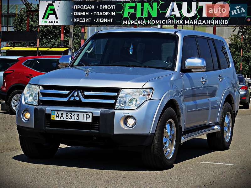 2008 mitsubishi pajero wagon
