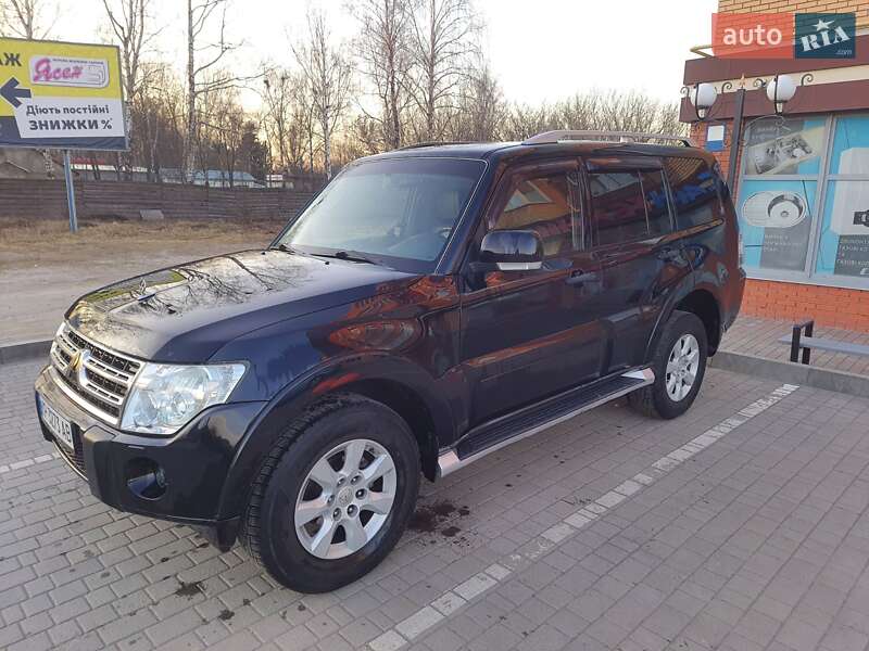 2010 mitsubishi pajero