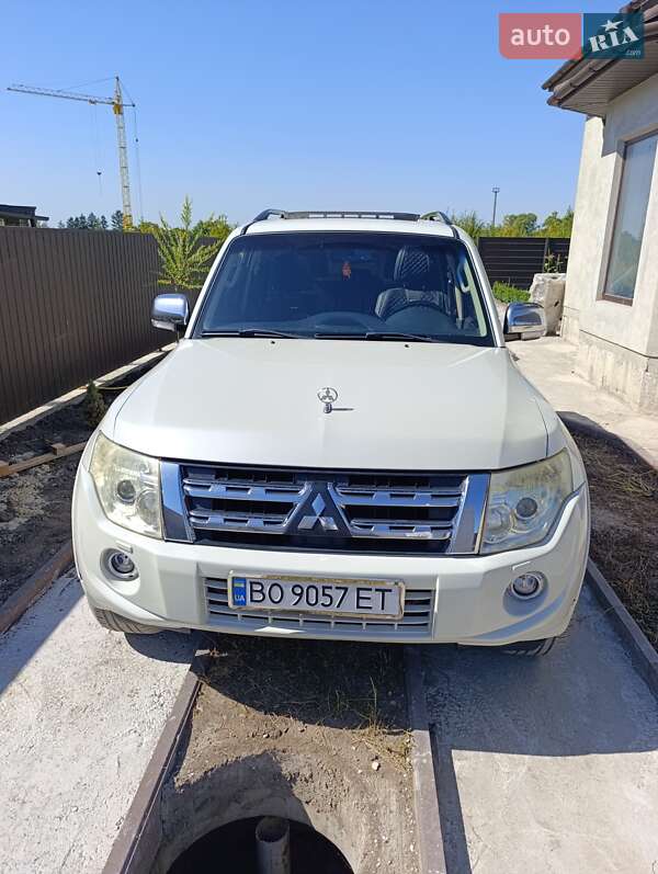 2013 mitsubishi pajero