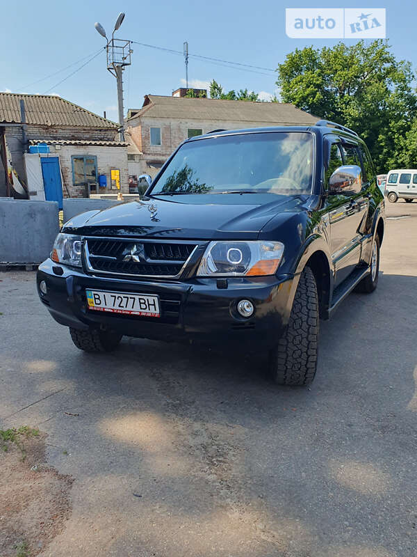 2005 mitsubishi pajero