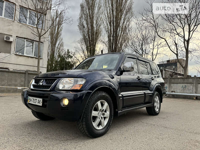 2005 mitsubishi pajero