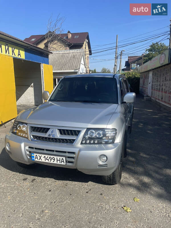 2006 mitsubishi pajero wagon