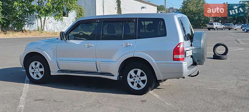 2006 mitsubishi pajero