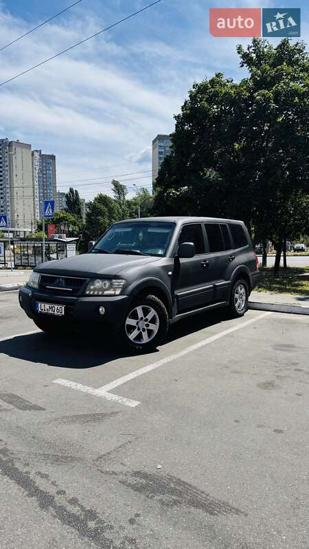 2006 mitsubishi pajero