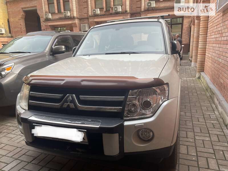 2007 mitsubishi pajero wagon